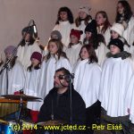 Milevský dětský sbor zpíval vánoční písně s Fantomem