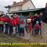 V Čížové létaly vzduchem vánoční stromky