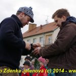 V Čížové létaly vzduchem vánoční stromky