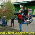 V Čížové létaly vzduchem vánoční stromky