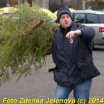 V Čížové létaly vzduchem vánoční stromky