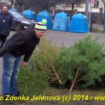 V Čížové létaly vzduchem vánoční stromky