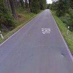 Auto havarovalo mezi Kvildou a Vimperkem, jedna osoba je zraněná