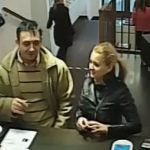 Dvojice ukradla chytrý mobil a nechala se při krádeži vyfotit