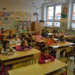 Vysvědčení převzali také prvňáčci na ZŠ Poděbradova