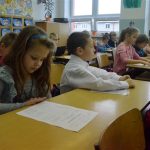 Vysvědčení převzali také prvňáčci na ZŠ Poděbradova