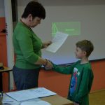 Vysvědčení převzali také prvňáčci na ZŠ Poděbradova