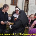 Maškary v Čížové dostaly od místních bohaté pohoštění