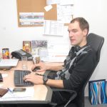 Cyklista Čestmír Kalaš půjčil své jméno. Dnes ho 200 lidí šíří do světa na dresech
