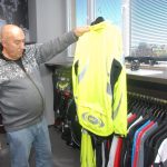 Cyklista Čestmír Kalaš půjčil své jméno. Dnes ho 200 lidí šíří do světa na dresech