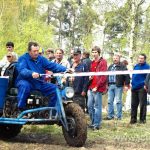 Zápolení traktorů v Boudách přilákalo tisíc diváků