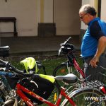 Cyklisté dostali požehnání u kostela v Sepekově