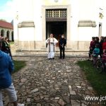 Cyklisté dostali požehnání u kostela v Sepekově