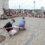 Do táborských ulic vtrhli komedianti