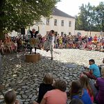 Do táborských ulic vtrhli komedianti