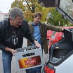 Trenér basketbalistek brigádničil v pivovaru. Jak mu to šlo?