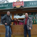 Trenér basketbalistek brigádničil v pivovaru. Jak mu to šlo?