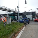 Nehoda autobusu poblíž Strakonické blokuje dopravu v Budějovicích
