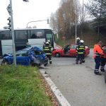 Nehoda autobusu poblíž Strakonické blokuje dopravu v Budějovicích