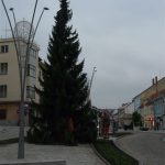 Strakonické ulice se chystají na začátek adventu. Chybí obří věnec