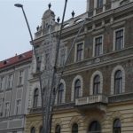 Strakonické ulice se chystají na začátek adventu. Chybí obří věnec