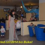 Video: Losování vánoční soutěže Jihočeských týdeníků, šaty návrháře Lukáše Bartoně a dětská móda Little Angel v Milevsku