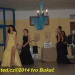 Video: Losování vánoční soutěže Jihočeských týdeníků, šaty návrháře Lukáše Bartoně a dětská móda Little Angel v Milevsku