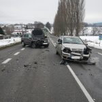 Dopravu u Velešína zkomplikovala nehoda dvou aut