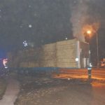 V Jindřichově Hradci hořela sláma na kamionu