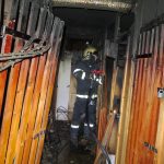 V Písku vyhořely sklepy, dvě osoby ošetřovali zdravotníci