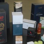 Plná hala krabic a krabiček. To je nový závod v Soběslavi