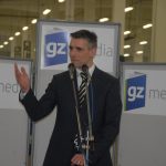 Plná hala krabic a krabiček. To je nový závod v Soběslavi