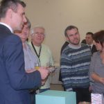 Plná hala krabic a krabiček. To je nový závod v Soběslavi