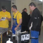 Plná hala krabic a krabiček. To je nový závod v Soběslavi