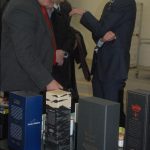 Plná hala krabic a krabiček. To je nový závod v Soběslavi