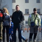 Pískem pochodovaly dvě stovky masek
