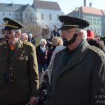 Pískem pochodovaly dvě stovky masek