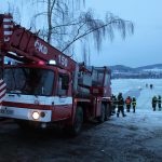 Chtěl projet autem po zamrzlém Lipně. Led nevydržel