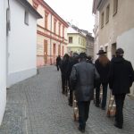 Velikonoční hrkači dělají rámus v ulicích. Je Velký pátek