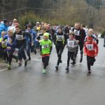 Velikonoční běh: Závod okolo Harrachovky přilákal více než sto běžců