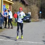 Velikonoční běh: Závod okolo Harrachovky přilákal více než sto běžců