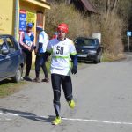 Velikonoční běh: Závod okolo Harrachovky přilákal více než sto běžců