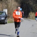 Velikonoční běh: Závod okolo Harrachovky přilákal více než sto běžců