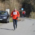 Velikonoční běh: Závod okolo Harrachovky přilákal více než sto běžců