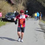 Velikonoční běh: Závod okolo Harrachovky přilákal více než sto běžců