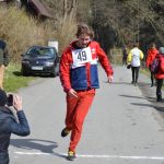 Velikonoční běh: Závod okolo Harrachovky přilákal více než sto běžců