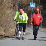 Velikonoční běh: Závod okolo Harrachovky přilákal více než sto běžců