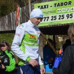 Velikonoční běh: Závod okolo Harrachovky přilákal více než sto běžců