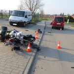 Řidička při předjíždění srazila motorkáře, ten skončil s těžkým zraněním