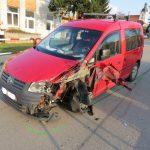 Řidička při předjíždění srazila motorkáře, ten skončil s těžkým zraněním